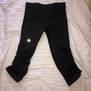 Lululemon cropped "in the flow" leggings